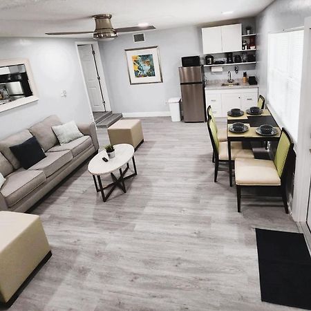 Cheerful Super Suite + 2 Queen + Sofa Bed Minutes From The Airport! Tampa Exterior foto