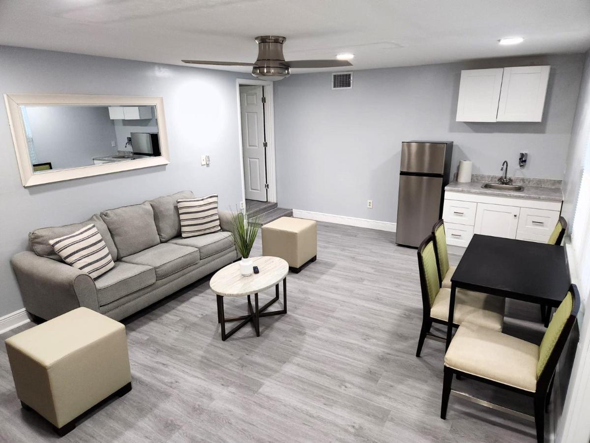 Cheerful Super Suite + 2 Queen + Sofa Bed Minutes From The Airport! Tampa Exterior foto