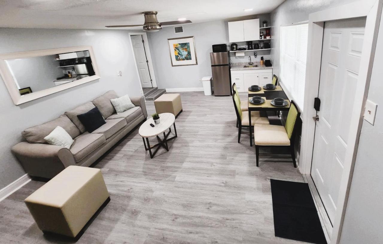 Cheerful Super Suite + 2 Queen + Sofa Bed Minutes From The Airport! Tampa Exterior foto