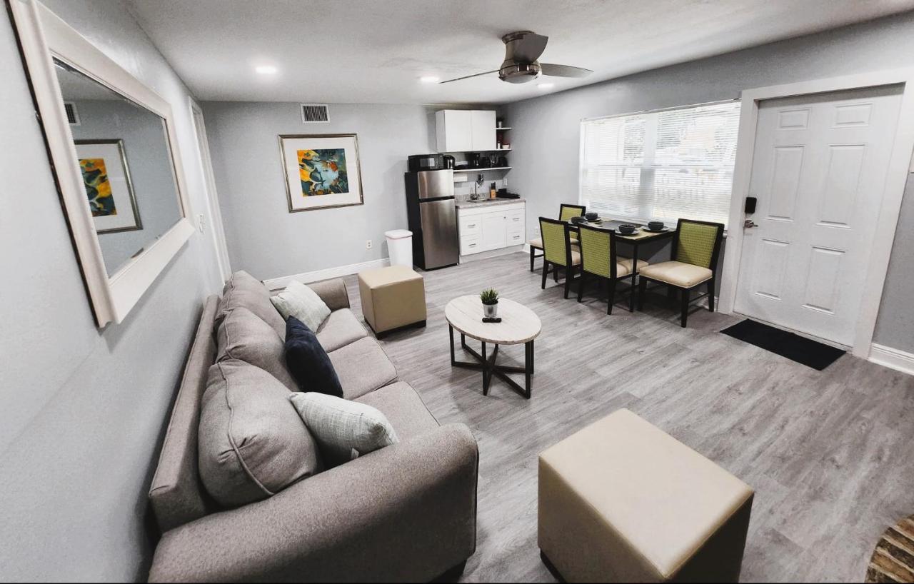 Cheerful Super Suite + 2 Queen + Sofa Bed Minutes From The Airport! Tampa Exterior foto
